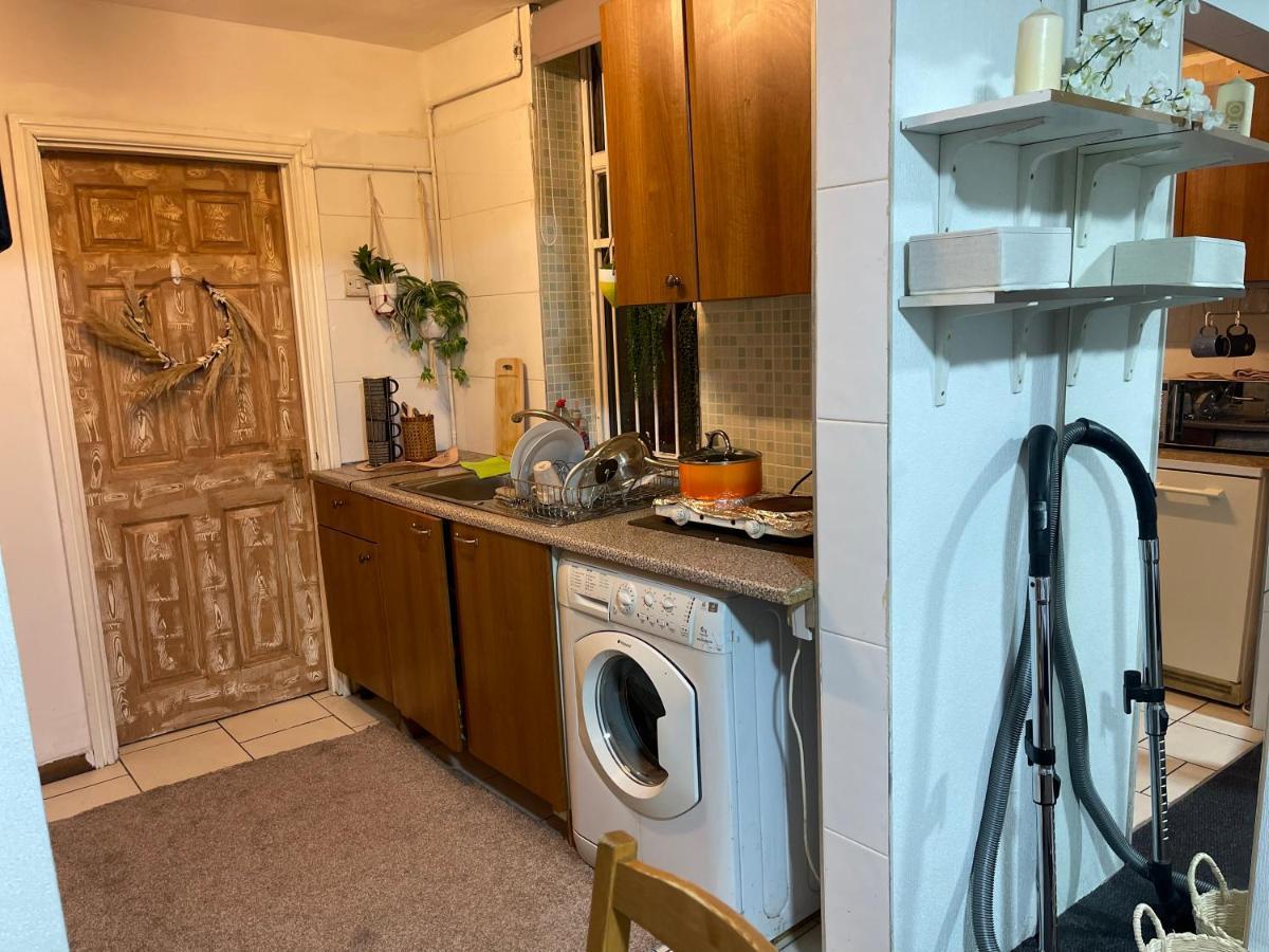 Apartamento Private Studio Flat Great Location In